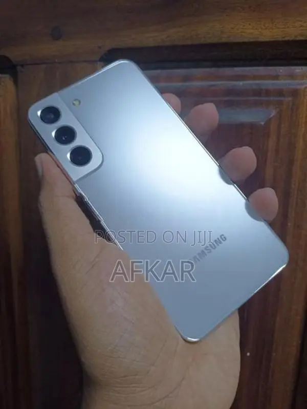 Samsung Galaxy S22 (Used)