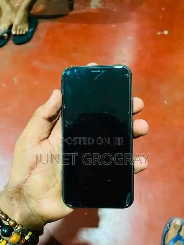 Apple iPhone 11 (Used)