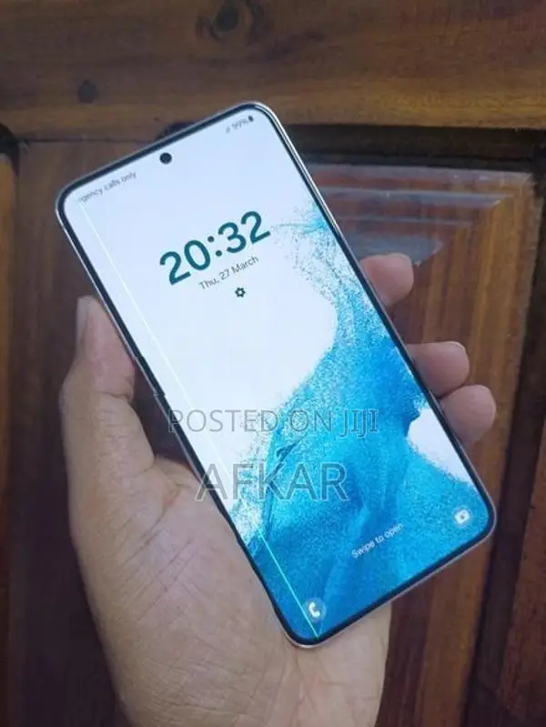 Samsung Galaxy S22 (Used)