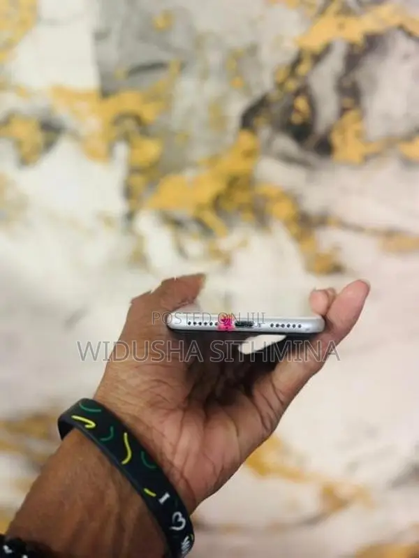 Apple iPhone SE 2 . (Used)