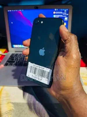 Apple iPhone SE 2 (Used)