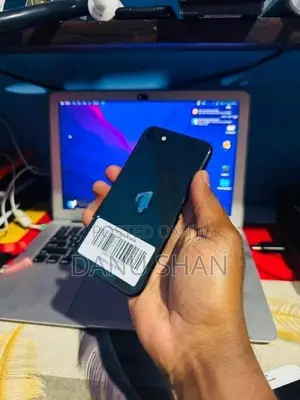 Apple iPhone SE 2 (Used)