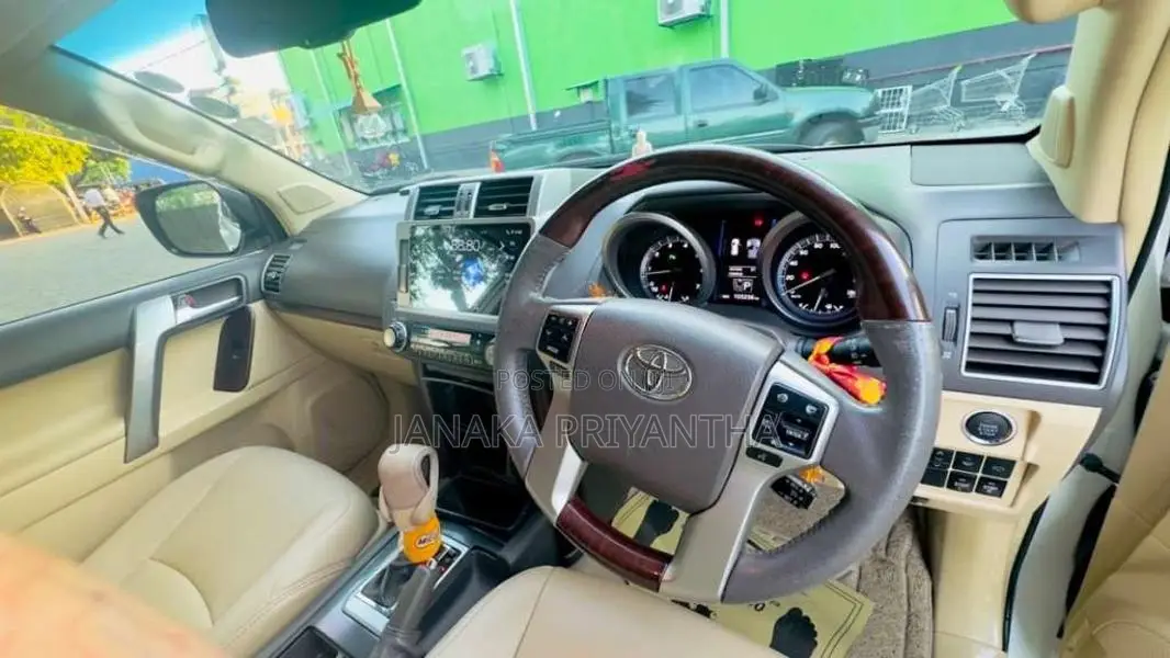 Toyota Land Cruiser 2015 SUV (Used)