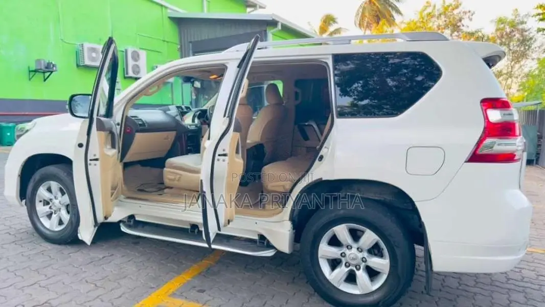 Toyota Land Cruiser 2015 SUV (Used)