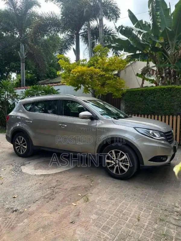 DFSK Glory 580 2021 SUV (Used)