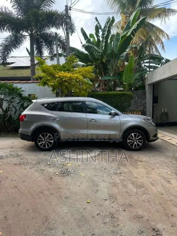 DFSK Glory 580 2021 SUV (Used)