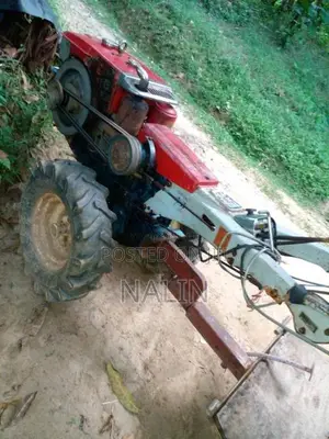 Kubota K700 2000 Tractor (Used)