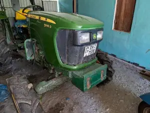 John-Deere John-Deere 2022 Tractor (Used)