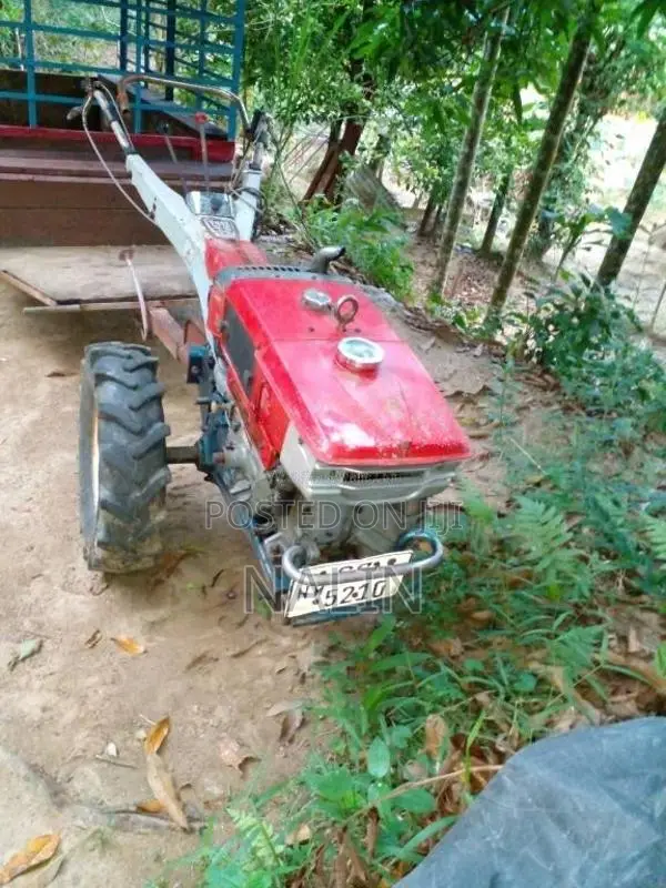 Kubota K700 2000 Tractor (Used)