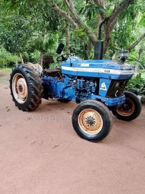 Massey-Ferguson Farmteck 2014 Tractor (Used)