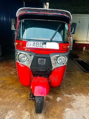Bajaj 4 Stroke 2015 Three Wheel (Used)