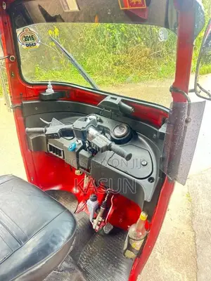 Bajaj 4 Stroke 2015 Three Wheel (Used)