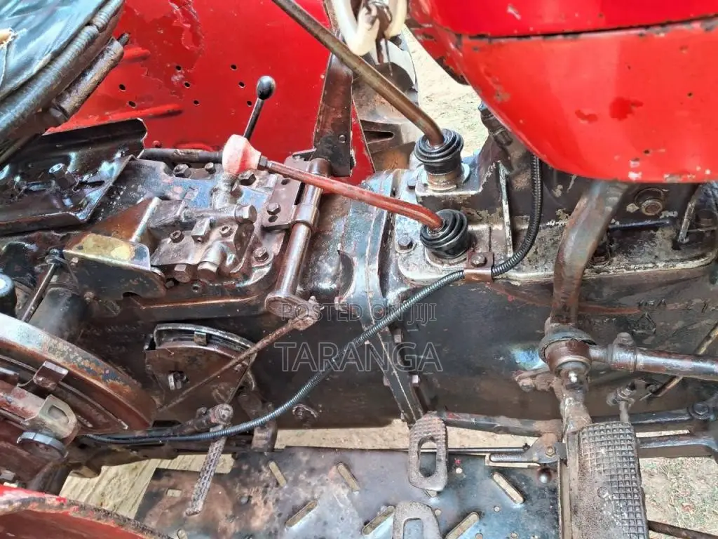 Massey-Ferguson 240 MF 1988 Tractor (Used)