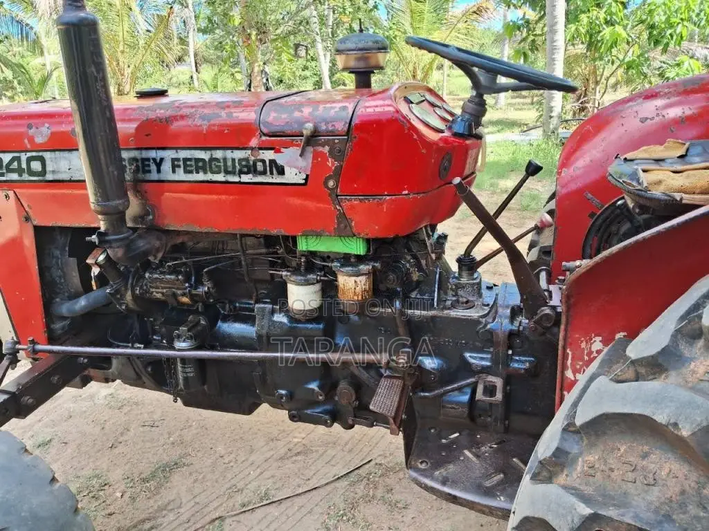 Massey-Ferguson 240 MF 1988 Tractor (Used)