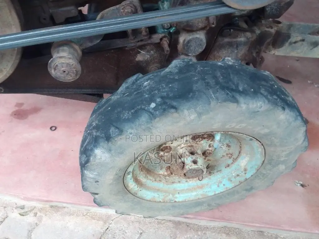 CAT 405 1989 Tractor (Used)