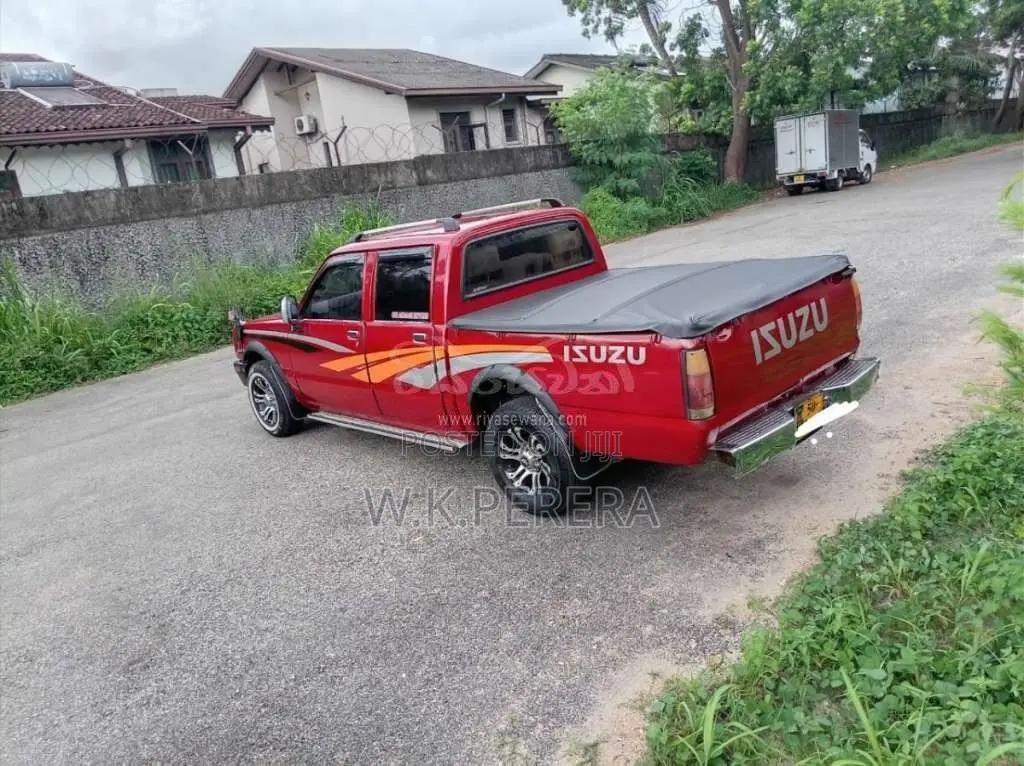 Isuzu Double Cab 1986 Pickup (Used)