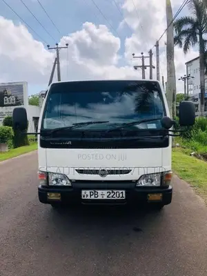 Nissan CrewCab 2004 Crew Cab (Used)