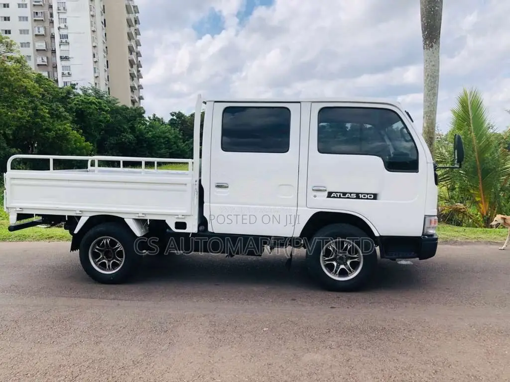 Nissan CrewCab 2004 Crew Cab (Used)