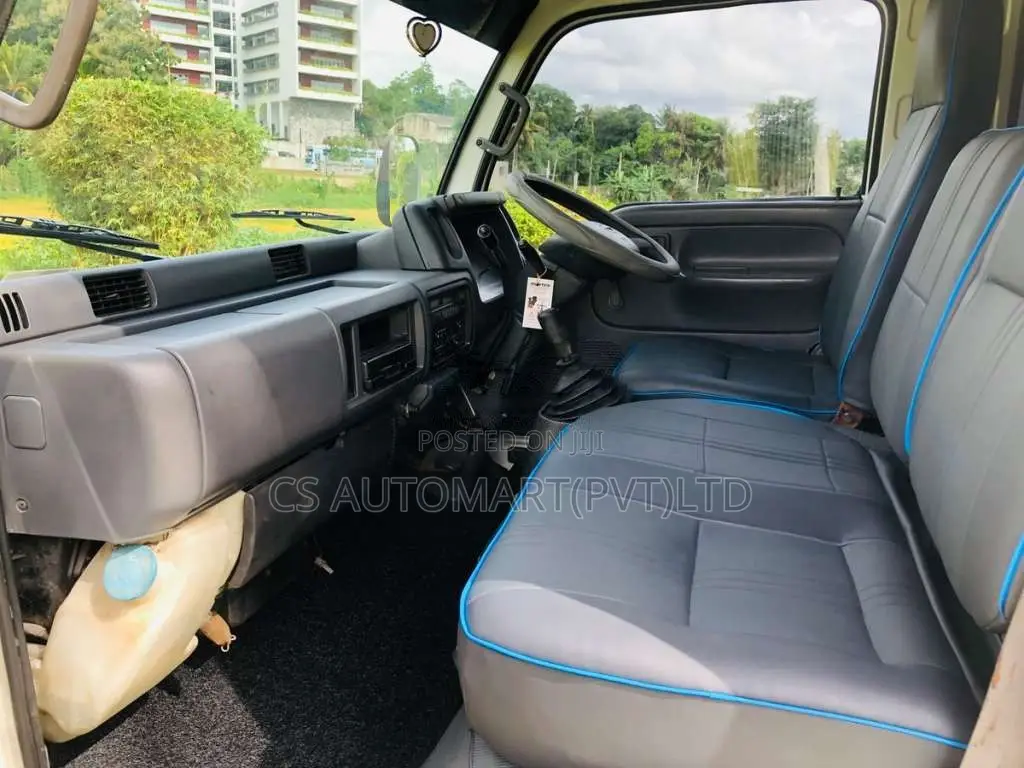 Nissan CrewCab 2004 Crew Cab (Used)
