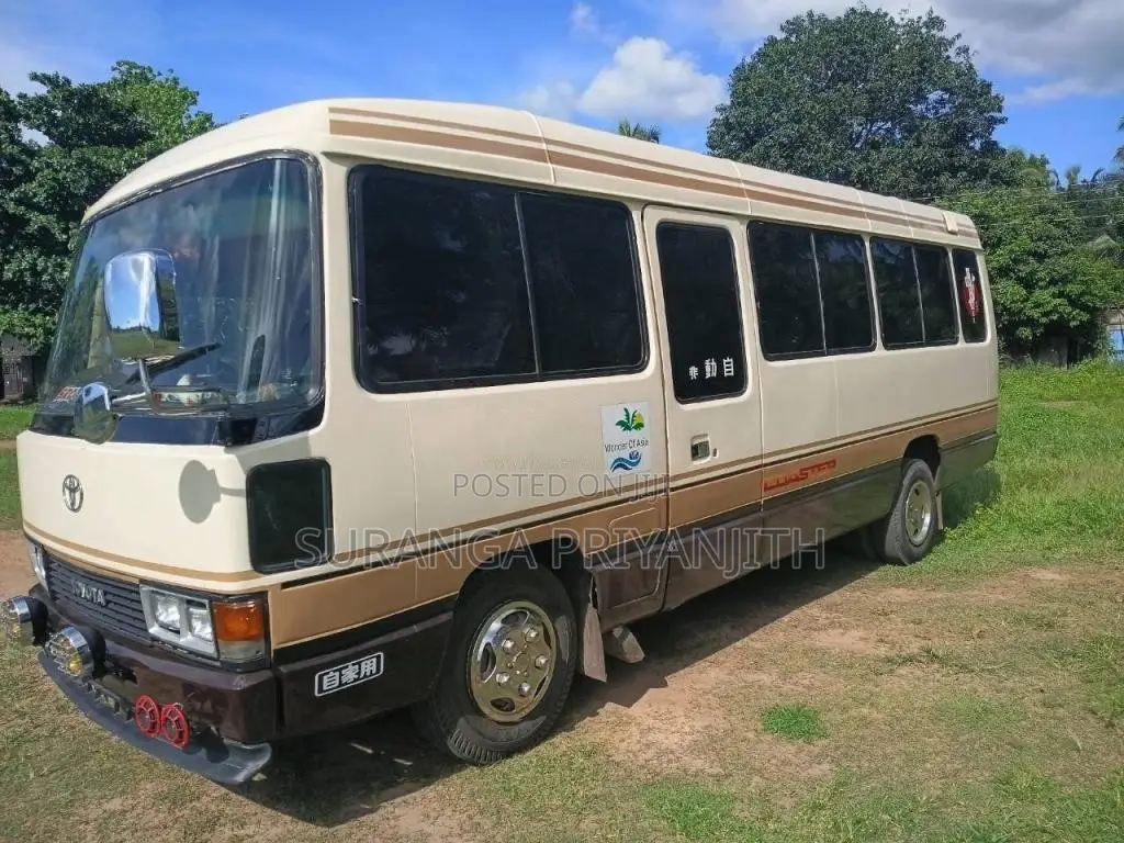 Toyota Toyota 1992 Bus (Used)