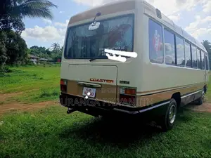 Toyota Toyota 1992 Bus (Used)