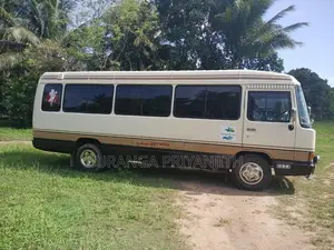 Toyota Toyota 1992 Bus (Used)