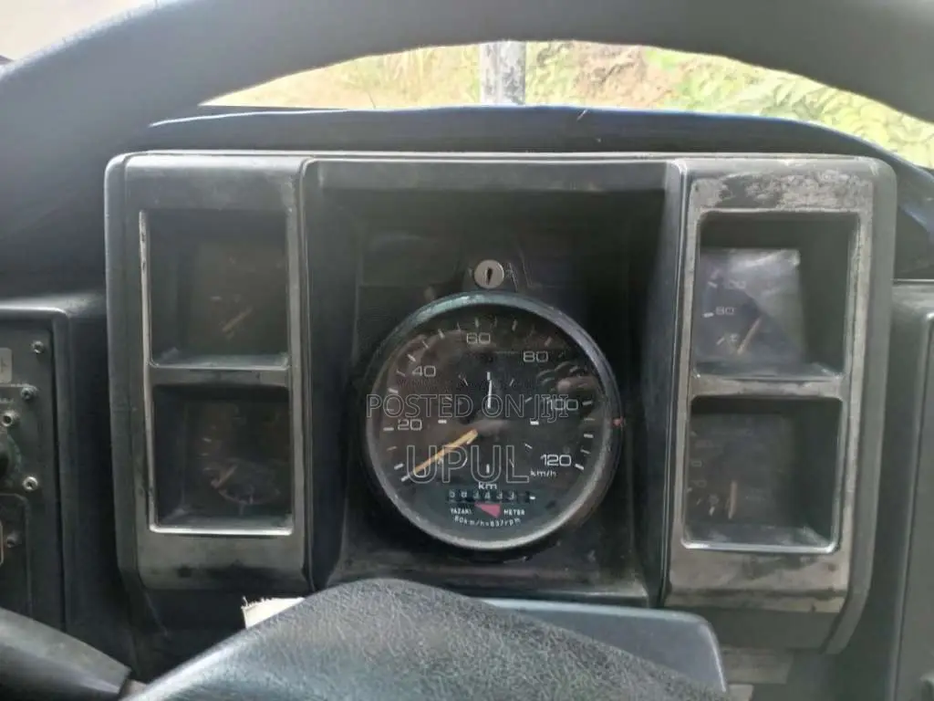 Isuzu Journey 1990 Bus (Used)