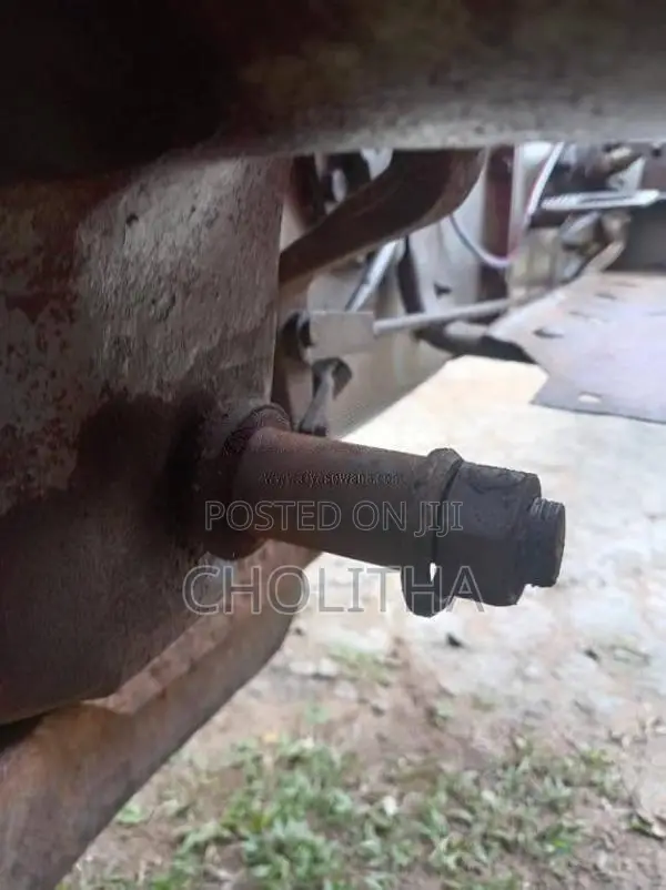 Massey-Ferguson 135 DL 1980 Tractor (Used)