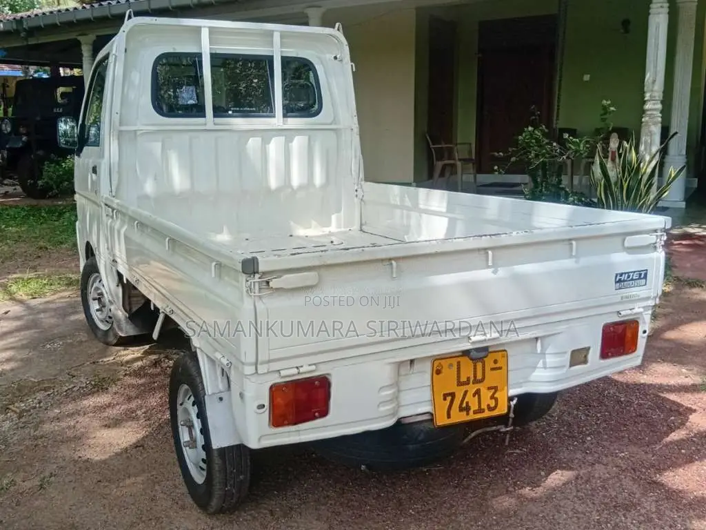 Daihatsu Hijet 2002 Lorry (Used)