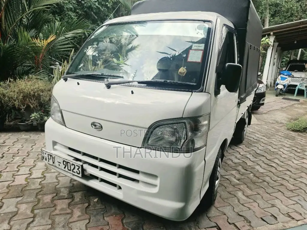 Daihatsu Hijet 2012 Lorry (Used)