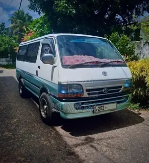 Toyota Dolphin 1994 Van (Used)