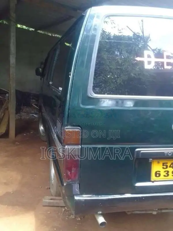 Toyota HIACE 1988 Van (Used)