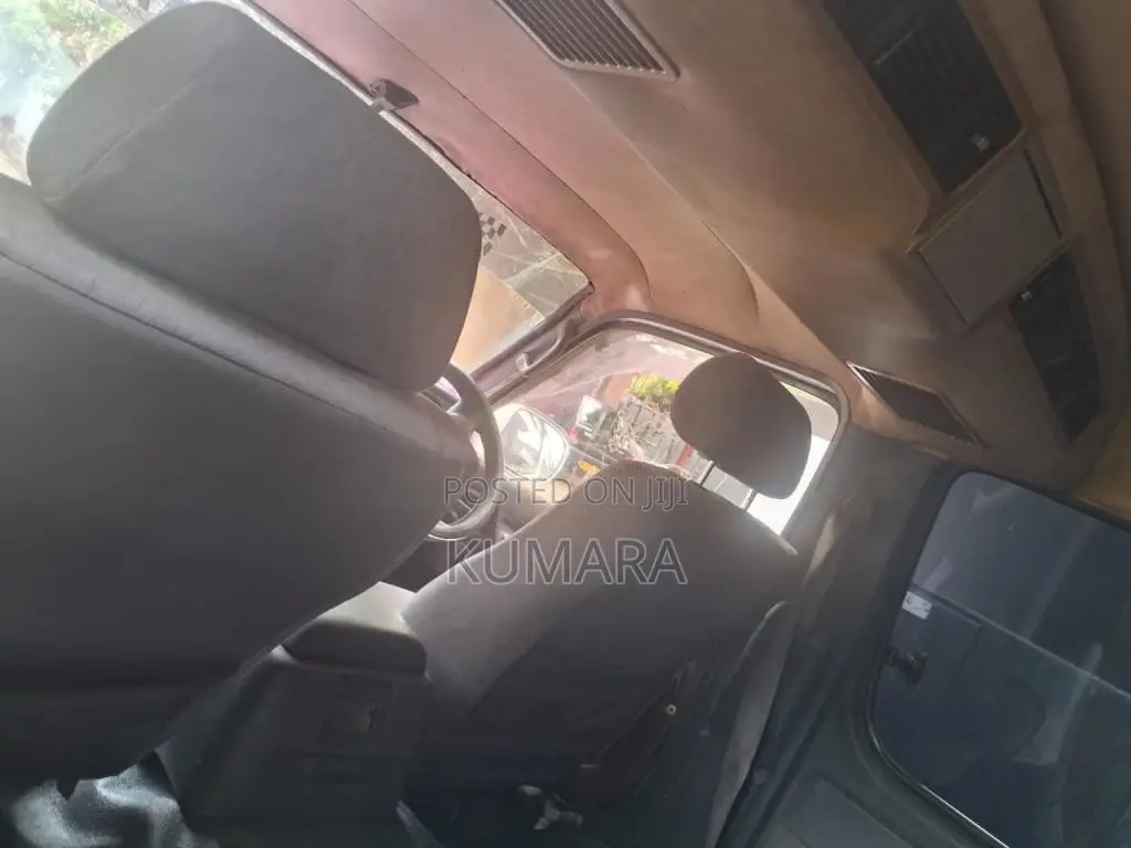 Toyota Dolphin 1994 Van (Used)