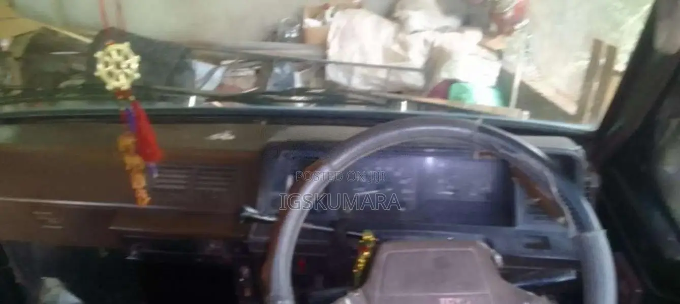 Toyota HIACE 1988 Van (Used)