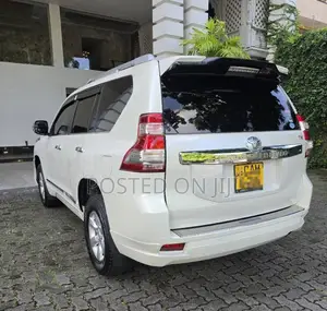 Toyota LAND CRUISER PRADO 150 TX 6FORWARD 2015 SUV (Used)