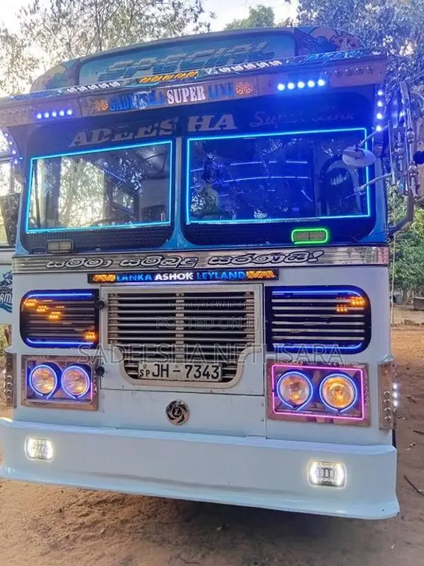 Ashok-Leyland Viking 2004 Bus (Used)