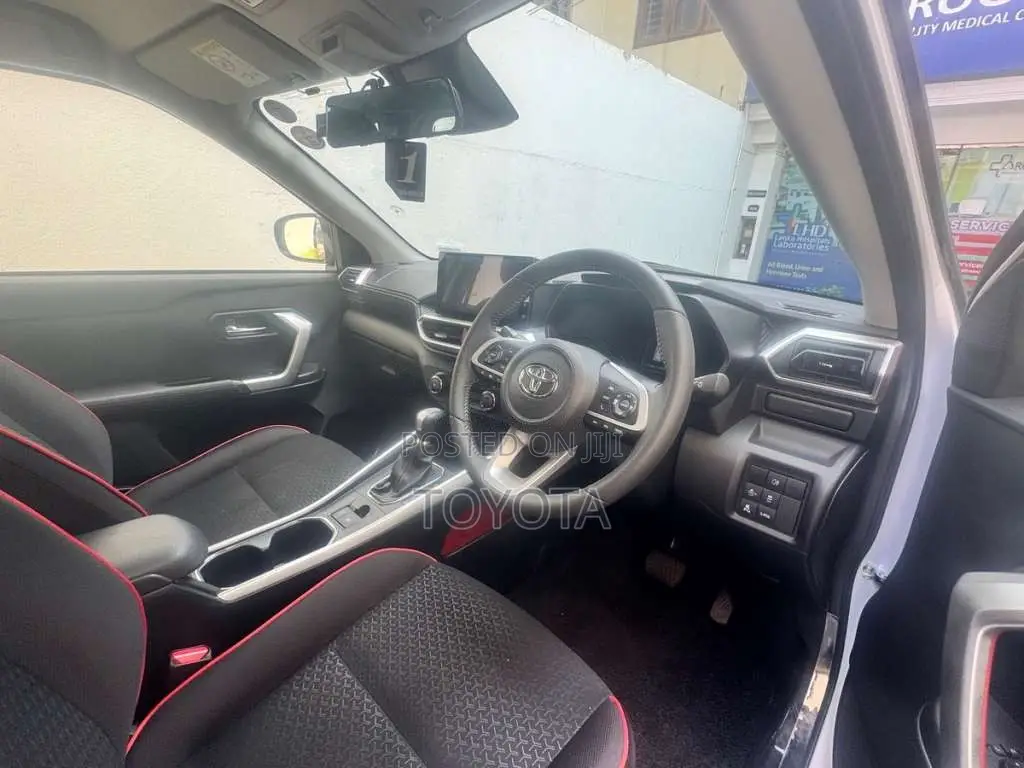 Toyota Raize Z Hybrid BSM 2025 SUV (Used)