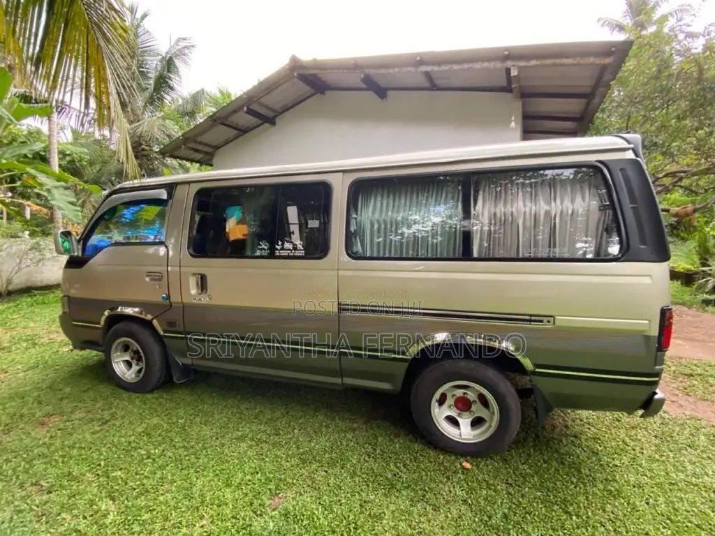Nissan Caravan 1999 Van (Used)