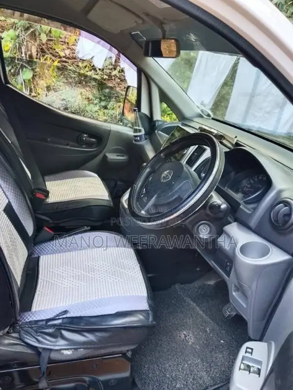 Nissan NV200 2011 Van (Used)