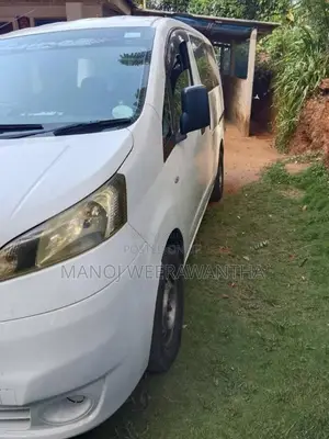 Nissan NV200 2011 Van (Used)