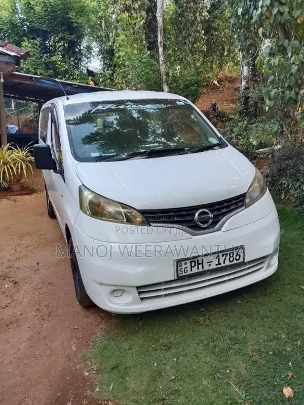 Nissan NV200 2011 Van (Used)
