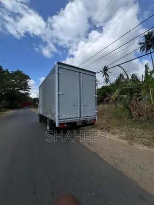 Isuzu ELF 2006 Lorry (Used)