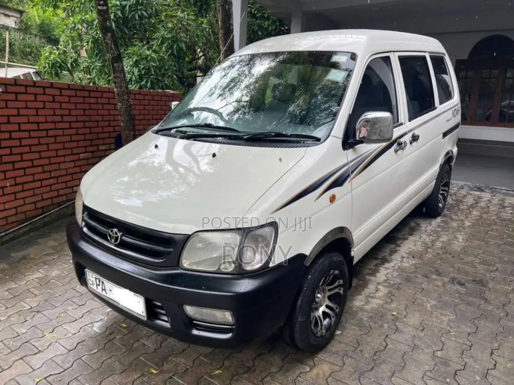 Toyota CR42 2001 Van (Used)