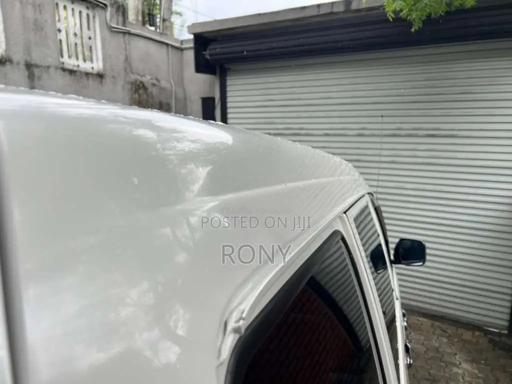 Toyota CR42 2001 Van (Used)