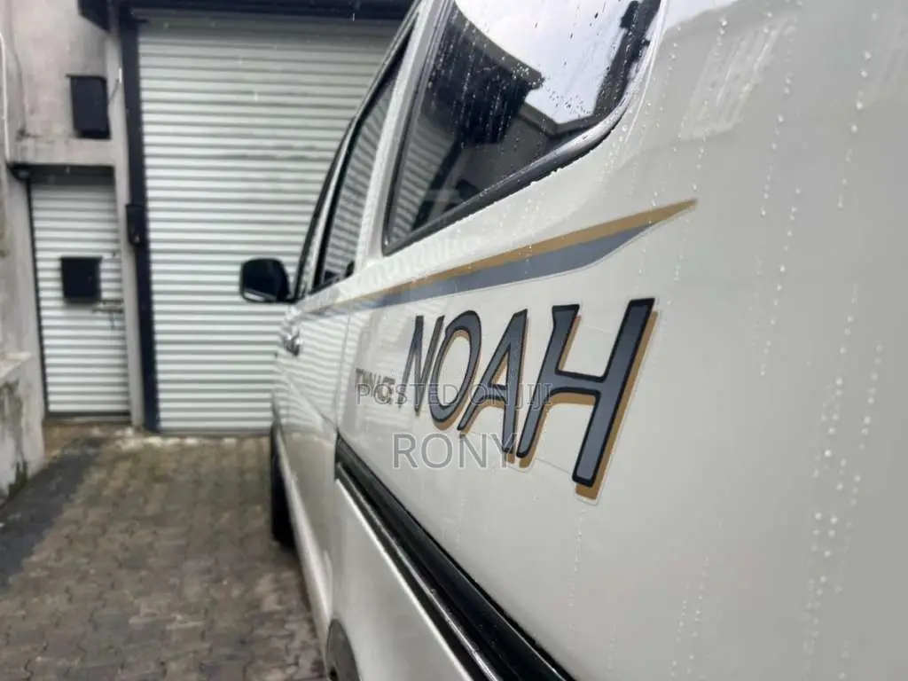 Toyota CR42 2001 Van (Used)