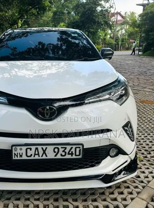 Toyota Chr 2018 SUV (Used)
