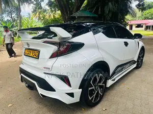Toyota Chr 2018 SUV (Used)