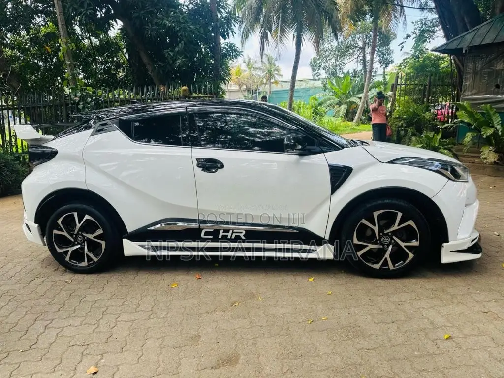 Toyota Chr 2018 SUV (Used)