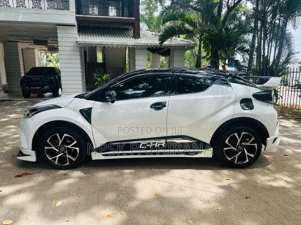 Toyota Chr 2018 SUV (Used)