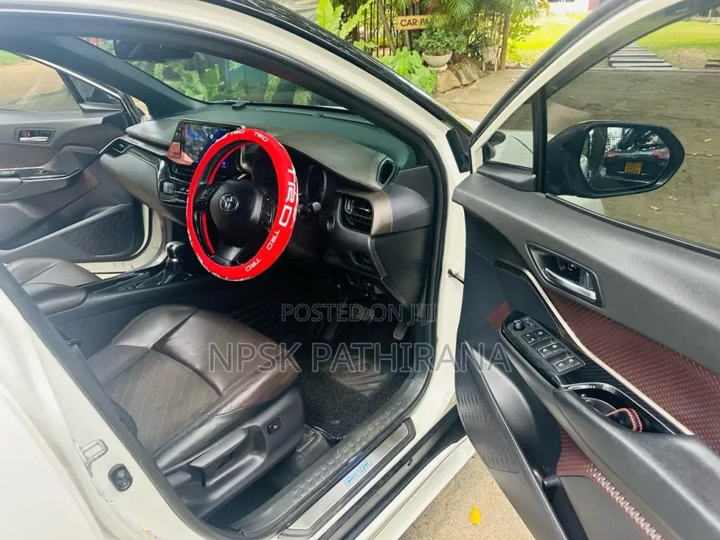 Toyota Chr 2018 SUV (Used)